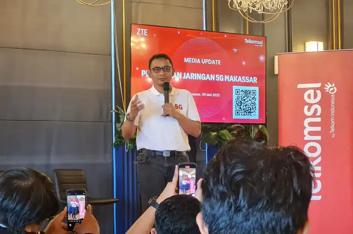 Direktur Network Telkomsel, Indra Mardiatna memaparkan terkait perluasan jaringan 5G di Makassar