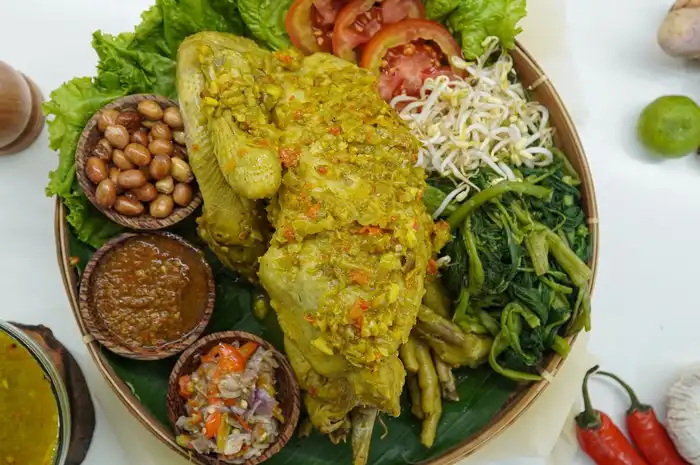 Resep Ayam Betutu Khas Bali, Lengkap dengan Sambal Matah dan ...