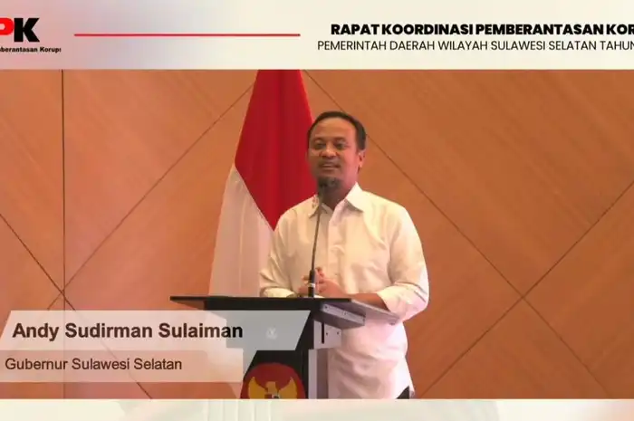 Gubernur Sulawesi Selatan, Andi Sudirman Sulaiman, saat memaparkan strategi antikorupsi Pemprov Sulsel dalam Rapat Koordinasi Pemberantasan Korupsi Wilayah Sulsel Tahun 2025 yang diselenggarakan KPK RI di Jakarta, Kamis (15/5/2025). Dalam forum tersebut, Gubernur menekankan pentingnya perencanaan matang, transformasi digital layanan publik, serta efisiensi belanja daerah.