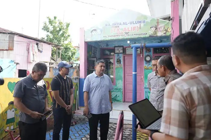 Wali Kota Makassar, Munafri  Arifuddin melakukan peninjauan aset milik Pemerintah Kota Makassar, di Kelurahan  Pannampu, Kecamatan Tallo, Minggu (18/5/2025). 