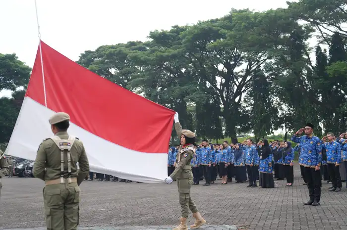 Momen upacara Hari Kebangkitan Nasional ke-117 di Lapangan Kantor Gubernur Sulsel, Selasa (20/5/2025). 