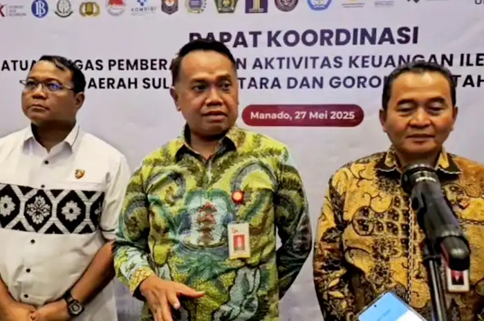 Kepala OJK Sulutgomalut Robert Sianipar 