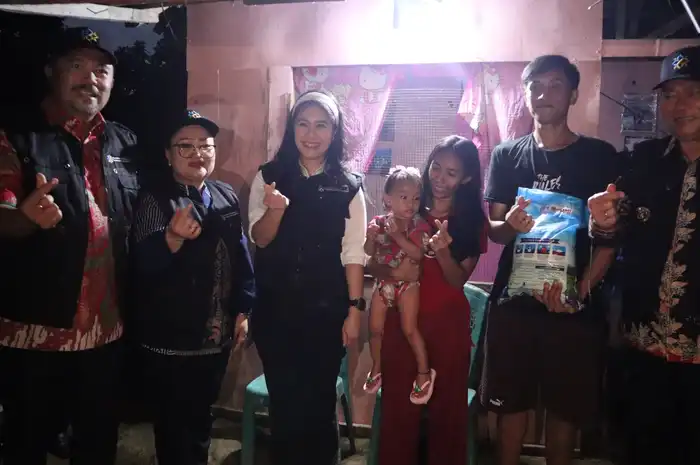 Wakil Menteri Kependudukan dan Pembangunan Keluarga/Wakil Kepala BKKBN, Ibu Ratu Ayu Isyana Bagoes Oka di dampingi oleh Wakil Gubernur Provinsi Sulawesi Utara,  Dr.J.Victor Mailangkay,SH.MH dan Wakil Walikota Manado, dr.Richard Sualang dan Kepala Perwakilan Kemendukbangga BKKBN Provinsi Sulawesi Utara, dr. Jeanny Yola Winokan, MAP.