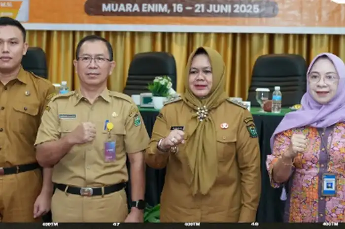 Wakil Bupati Muara Enim, Ir. Hj. Sumarni, M.Si., secara resmi membuka Pelatihan Pengembangan Media Pembelajaran bagi Guru Angkatan I Kabupaten Muara Enim yang dilaksanakan pada Senin (16/06) di Hotel Griya Serasan Sekundang, Muara Enim.
