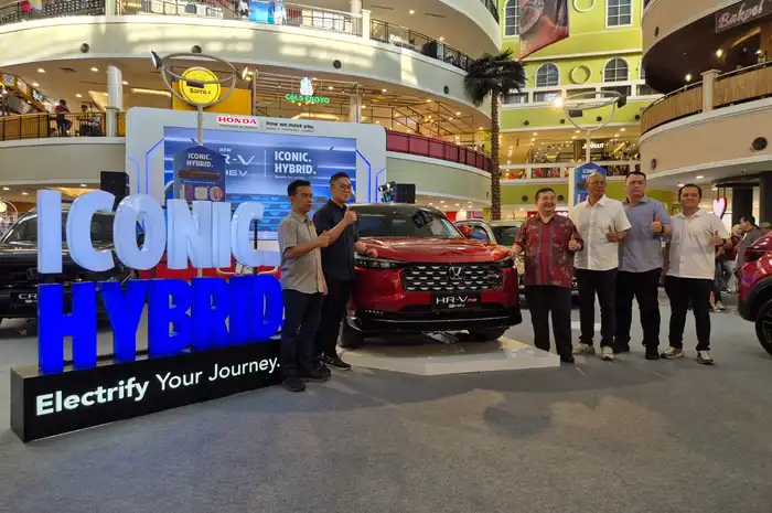 Main Dealer Honda Outside Java menampilkan New Honda HR-V e:HEV untuk pertama kalinya secara serempak pada acara Regional Exhibition di Kota Balikpapan, Kota Medan dan Kota Palembang, tanggal 26 &ndash; 29 Juni 2025. 