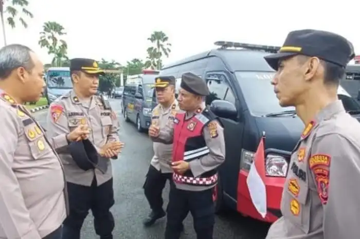 Kapolresta Balikpapan saat meninjau kesiapan pengamanan perayaan HUT Dekranas di Balikpapan