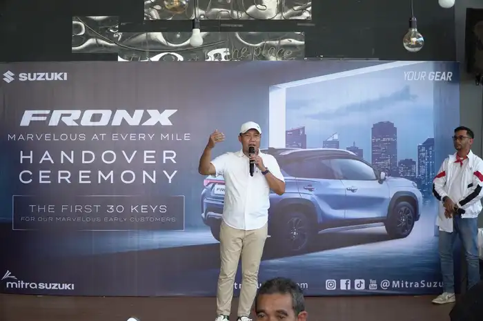 Handover Ceremony and Rolling City, Suzuki Fronx