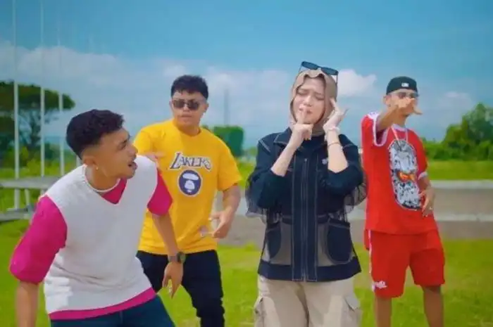 Lirik Lagu Tabola Bale - Silet Open, Versi DJ Papa Viral - Sonora.id