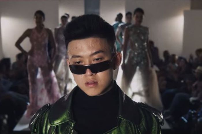 Lirik Lagu '100 Degrees' Milik Rich Brian, 'It's a Hunnid Degrees Why You Feelin' Down?' - Sonora.id