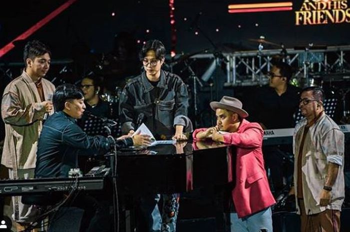 Perpisahan Yovie, Ini Chord dan Lirik Lagu 'Demi Hati' by ...