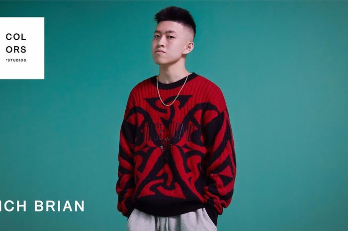 Berikut Lirik Lagu dan Chord Gitar 'Drive Safe' - Rich Brian - Sonora.id
