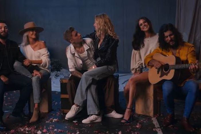 Lirik Lagu '10000 Hours' By Justin Bieber Feat Dan + Shay - Sonora.id