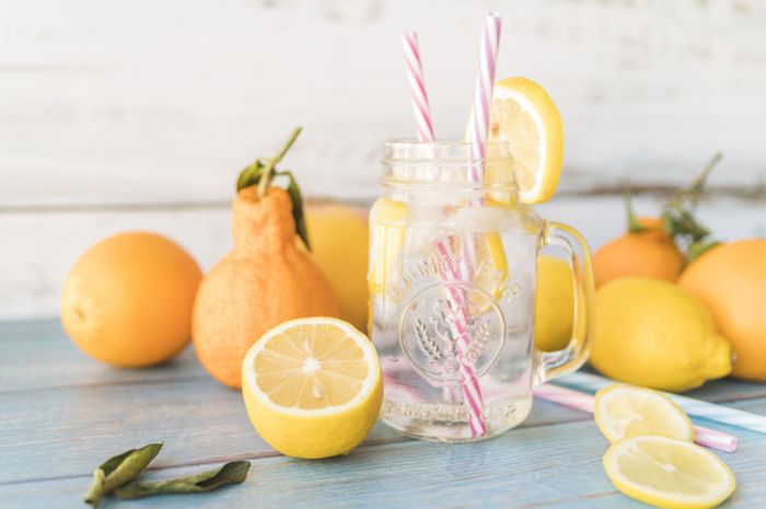 10 Resep Infused Water Yang Bisa Anda Coba Buat Sendiri Di Rumah