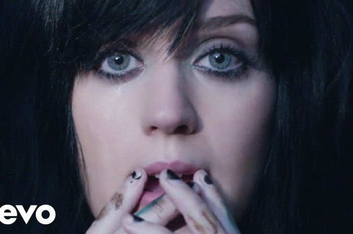 Lirik Lagu dan Terjemahan 'The One That Got Away' - Katy Perry - Sonora.id