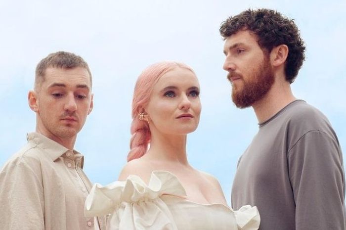 Lirik Lagu 'Tick Tock' - Clean Bandit, I don’t need no other - Sonora.id