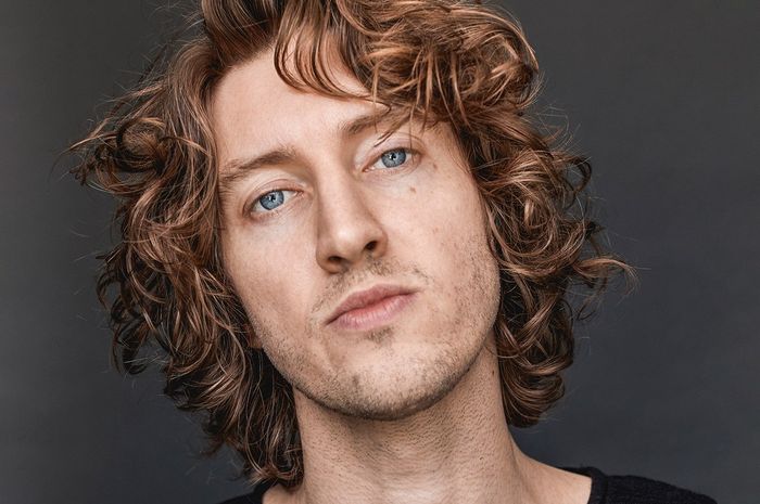 Lirik Lagu 'Be Alright' - Dean Lewis, Lengkap dengan Terjemahan - Sonora.id