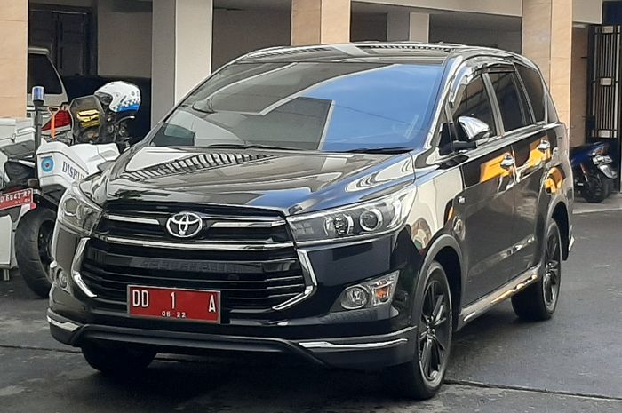 Mobil Dinas Pemkot Makassar