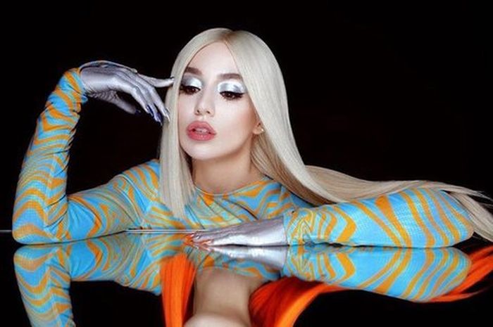 Lirik Lagu 'My Head & My Heart' yang Dinyanyikan oleh Ava Max - Sonora.id