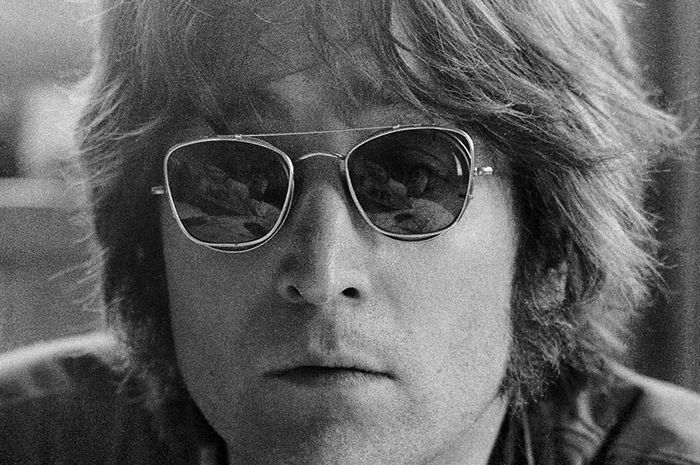 Lirik Lagu 'Jealous Guy' Milik John Lennon Beserta Terjemahannya ...