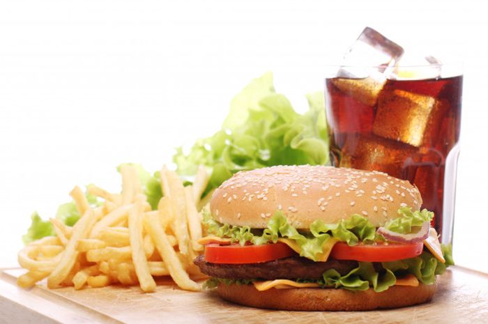 Berikut Ini 7 Cara untuk Mengurangi Kebiasaan Makan Junk Food! - Sonora.id