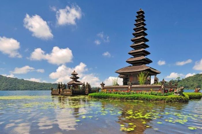 7 Danau Terindah di Indonesia yang Wajib Dikunjungi Usai Pandemi