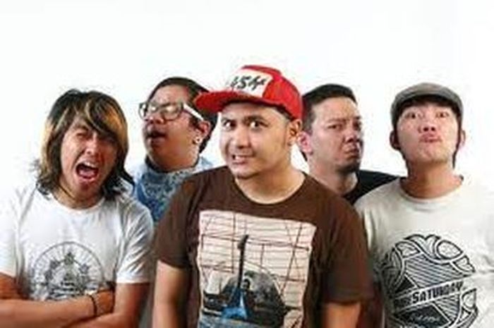 Chord Gitar dan Lirik Lagu Hilang Ingatan Dipopulerkan Rocket Rockers