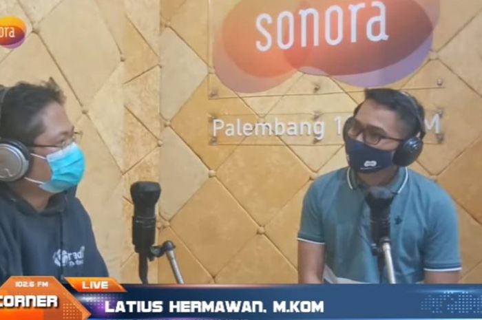 Latius Hermawan, M.Kom, Dosen Teknik Informatika Unika Musi Charitas dalam acara IT Corner (06/07/2021) 