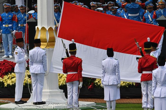 Pengalaman Anisa Menjadi Tim Pasukan Pengibar Bendera ...