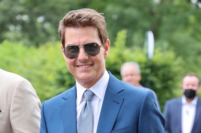 tom cruise sunglasses wimbledon