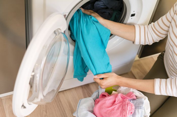 Illustrasi Mencuci Pakaian