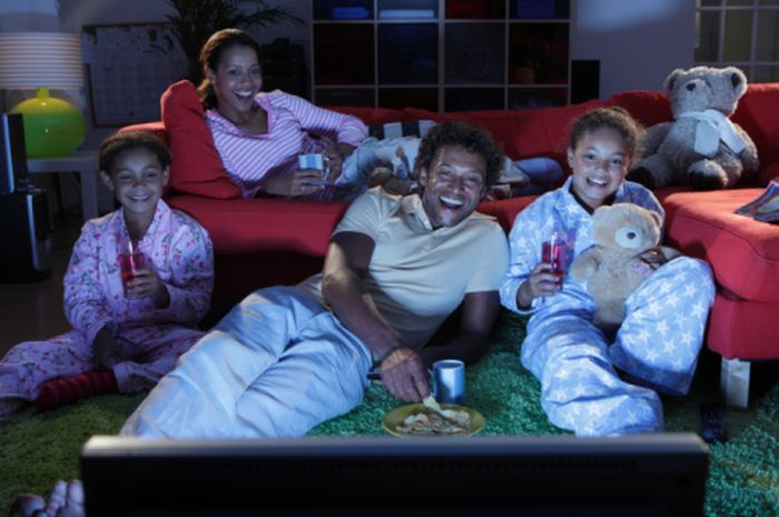 Ilustrasi: Stay Safe, Weekend di Rumah Saja! Ini 3 Rekomendasi Kegiatan Paling Seru Bareng Keluarga