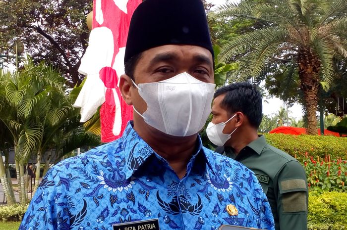 Wagub DKI Jakarta Ahmad Riza Patria usai hadiri peringatan hari bela negara di Balai Kota DKI Jakarta, Senin (20/12/2021).