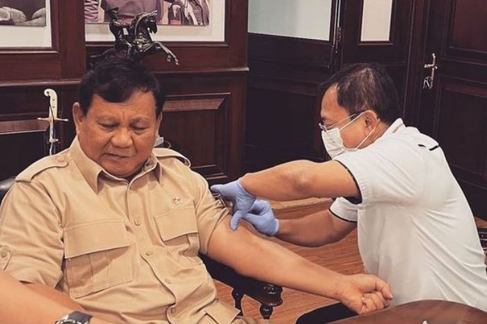 Prabowo Terima Vaksin Nusantara sebagai Booster