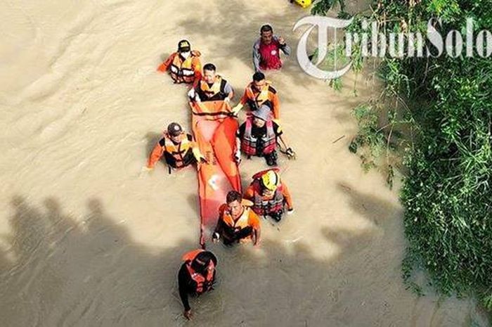 Air Sungai Tiba–tiba Meluap, Dua ABG Di Klaten Terbawa Arus Saat ...