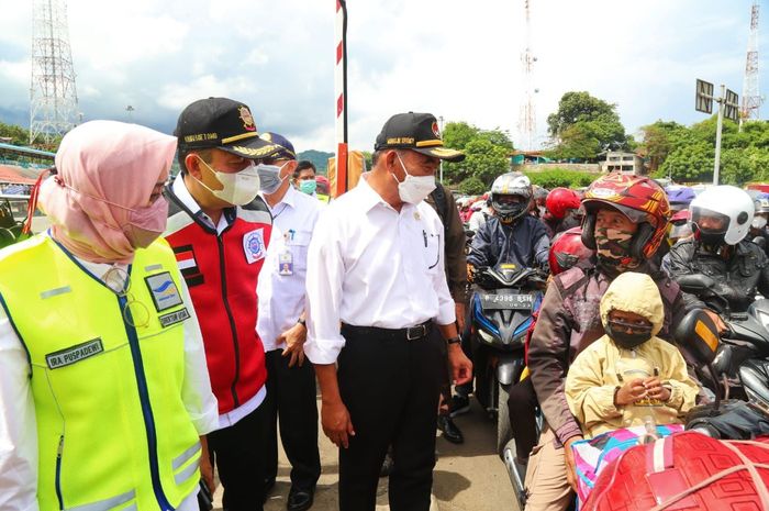 Puncak Arus Balik, 270 Ribu Kendaraan Diprediksi Masuk Jabodetabek ...