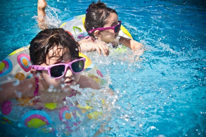 Trik Mencegah Anak Agar Tidak Tenggelam Saat Berenang