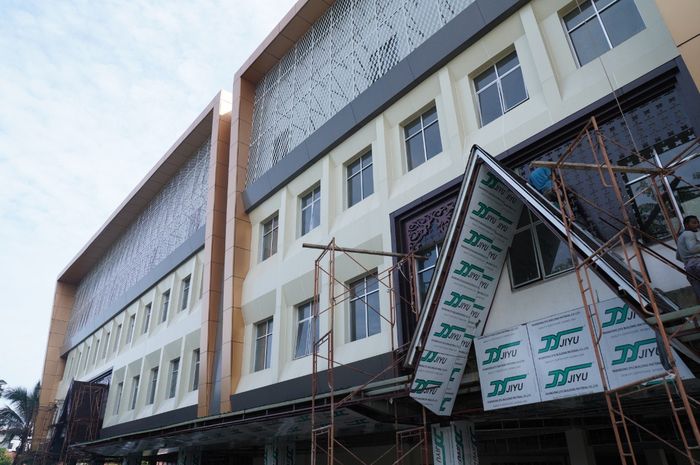 Foto bangunan Gedung Rumah Sakit Tipe D di Pontianak Utara yang saat ini masih dalam tahap pengerjaan.