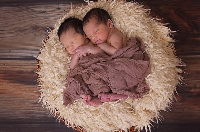 Arti mimpi melahirkan anak kembar