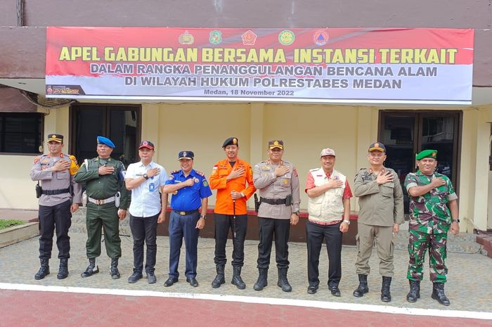 Unsur Tni Dan Polri Gerak Cepat Bentuk Tim Penanggulangan Bencana Alam Di Medan Sonora Id