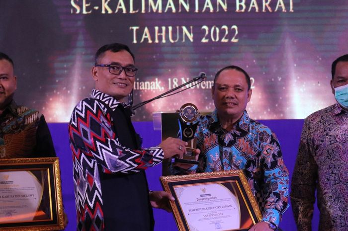 Penganugerahan Keterbukaan Informasi Badan Publik se-Kalimantan Barat  
