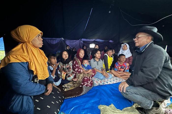 Holding Perkebunan Nusantara PTPN III (Persero)  menyerahkan sejumlah bantuan berupa sembako, perlengkapan Pertolongan Pertama pada Kecelakaan (P3K) serta peralatan rumah tangga, kepada masyarakat terdampak bencana gempa bumi di Cianjur, Jawa Barat pada Rabu (23/11/2022).