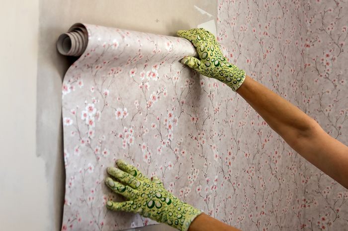 Ilustrasi Cara Memasang Wallpaper Dinding