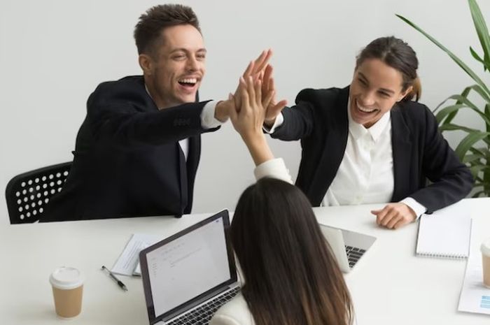 8 Cerita Pendek Motivasi Kerja: Penuh Pesan Untuk Bangkitkan Semangat ...