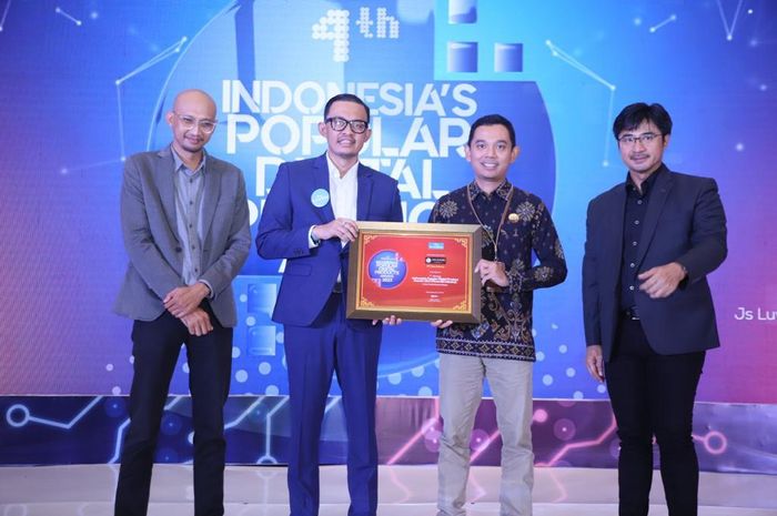 Jasa Raharja mendapatkan penghargaan Indonesia Popular Digital
