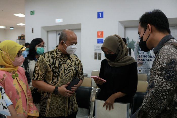 Direktur Teknologi Informasi BPJS Kesehatan, Edwin Aristiawan saat berkunjung ke RS Siloam Yogyakarta.