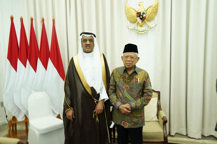Wakil Presiden (Wapres) Ma&rsquo;ruf Amin menerima Kunjungan Kehormatan Duta Besar Kerajaan Arab Saudi untuk RI, Y.M. Faisal Abdullah H. Amodi, di Kediaman Resmi Wapres, Jl. Dipenogoro, Jakarta, Senin (27/02/2023).