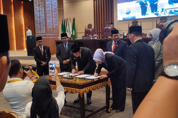 Rapat Bersama BPK RI, DPRD Sumsel Dorong Pemprov Tingkatkan Kualitas ...