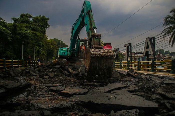 Pembangunan dan Pembongkaran Jembatan Otista, Kecamatan Bogor Tengah, Kota Bogor, terus Berlanjut di Tengah Polemik