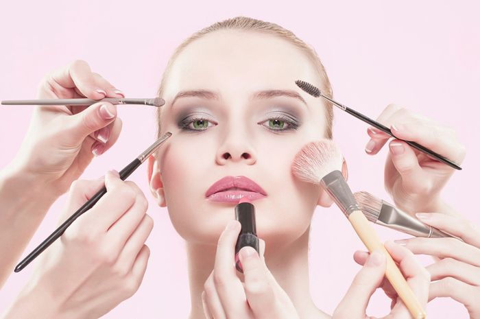 12 Urutan Make Up Yang Benar Dan Simple Untuk Hasil Flawless - Sonora.id