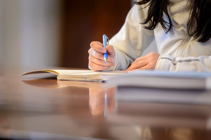 8 Contoh Cerita Pengalaman Liburan Sekolah Bahasa Sunda Singkat